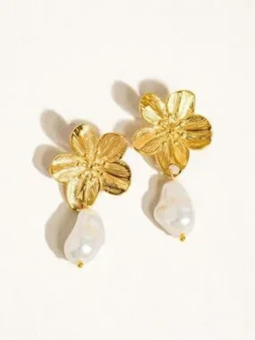 18K Gold Flower Pearl Drop Earrings (7556)